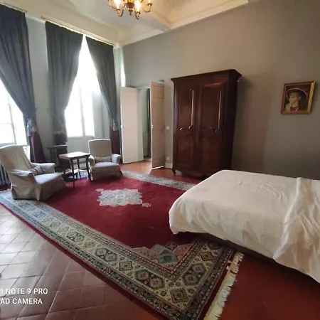 Le Logis Barbes Apartment