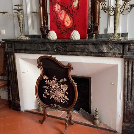 Le Logis Barbes Apartment *