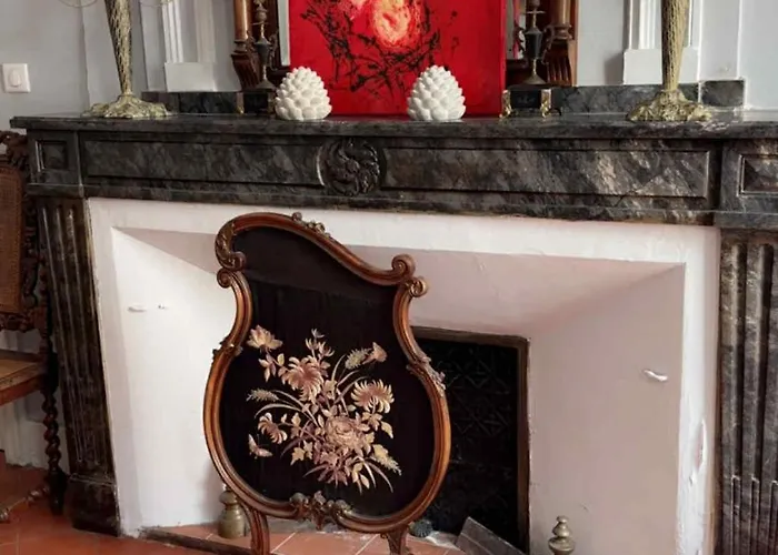 Le Logis Barbes Apartment *