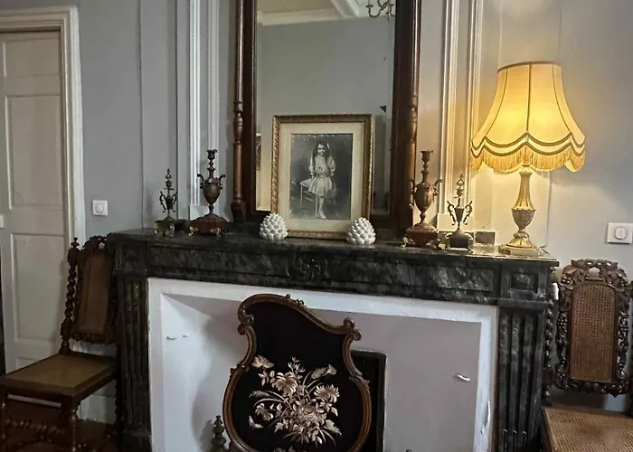 Le Logis Barbes Apartment