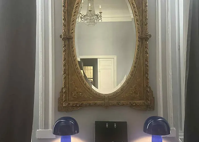 Le Logis Barbes Apartment